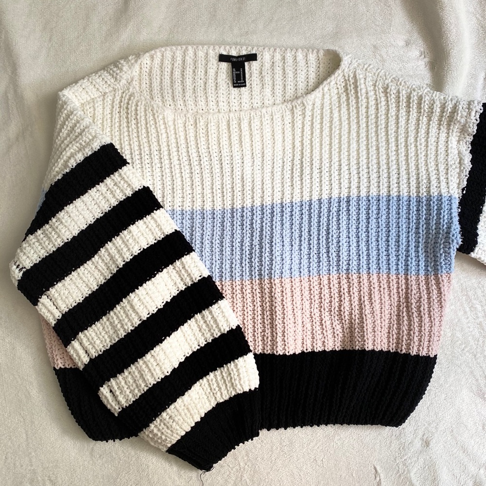 Puffy sleeve sweater